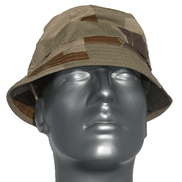 Bush Hat M90K Desert front picture on a mannequin.