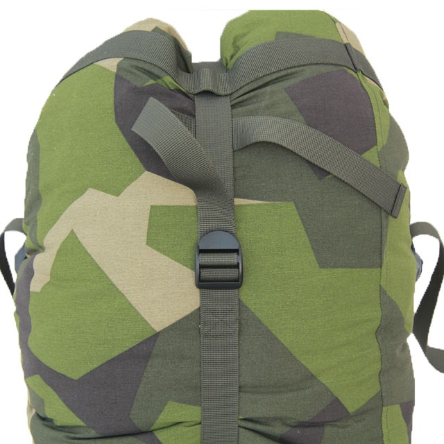 his excellent Compression Sack in M90 Camouflage is thought of for your sleeping bag or clothes, it comes in a fabric printed in Anti IR color that is water resistant.  The bag can hold a normal Sprin