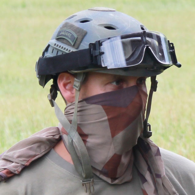 Ops core helmet and goggles worn together with a Desert Scarf M90K.