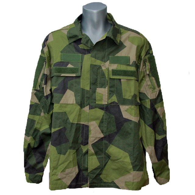 Mannequin with a Field Shirt M90.