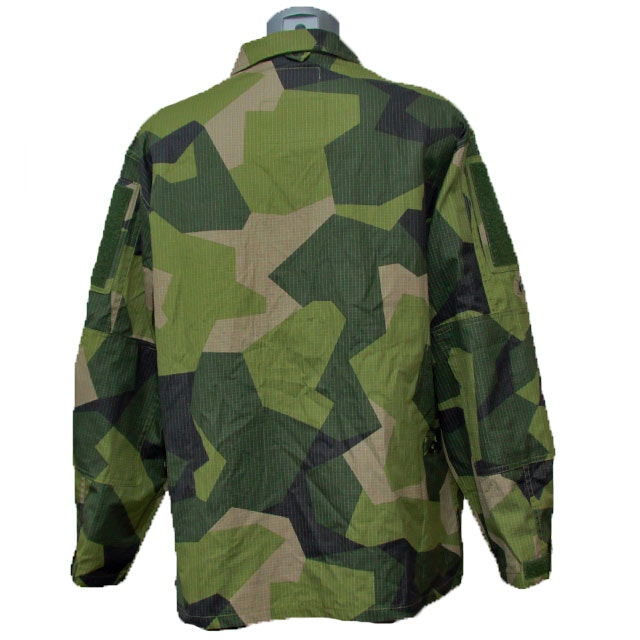 Backside of a  Field Shirt M90.