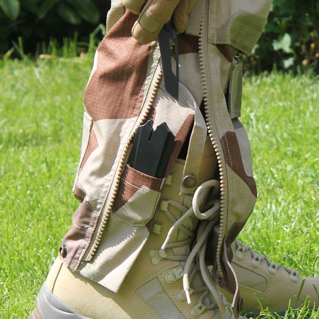 Hidden knife pocket on a pair of Field Trousers M90K Desert.