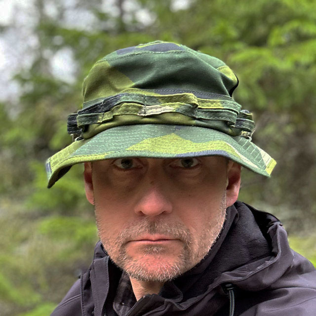 Floppy Hat M90 NCWR from TAC-UP GEAR seen on model in the Swedish forest