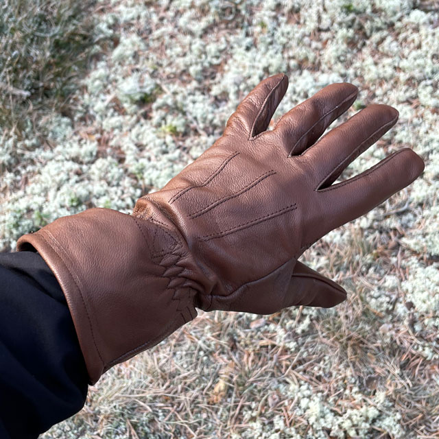 The upper of a Bushcraft Leather Glove Brown from TAC-UP GEAR