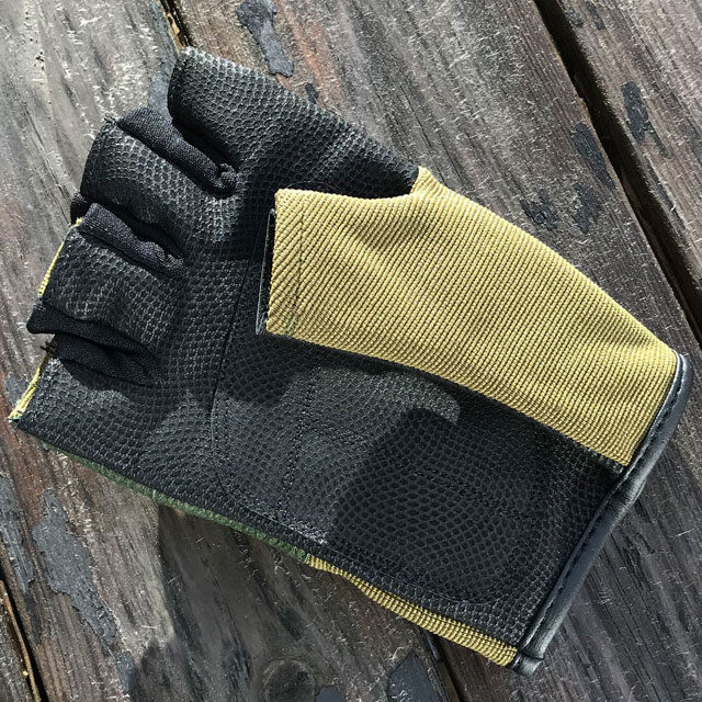 Sage green thumb on a Short Finger Tactical Glove Green.