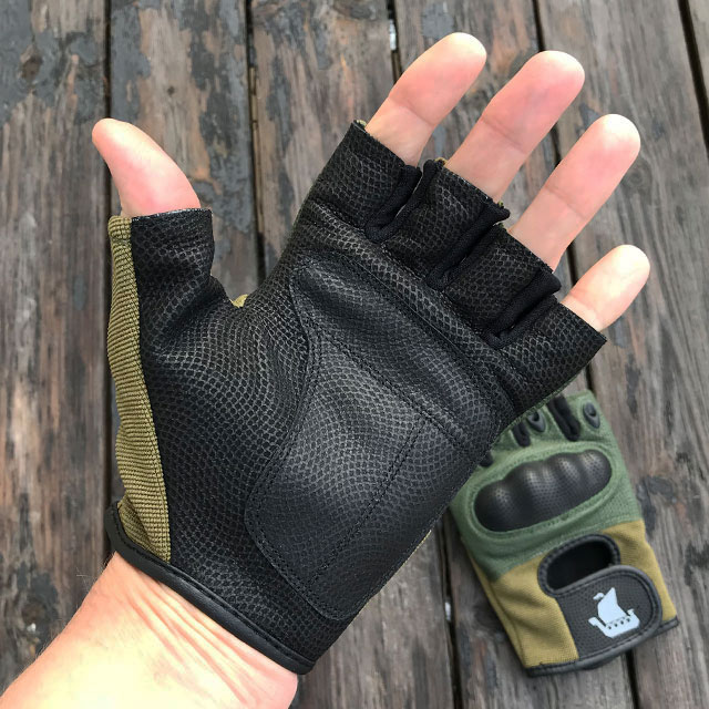 Palm area of Short Finger Tactical Glove Green