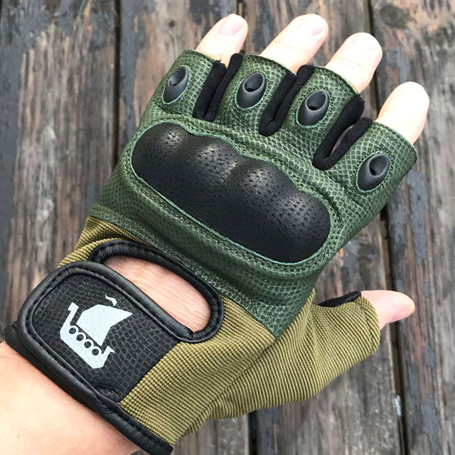 Short Finger Tactical Glove Green with knuckle protecting.