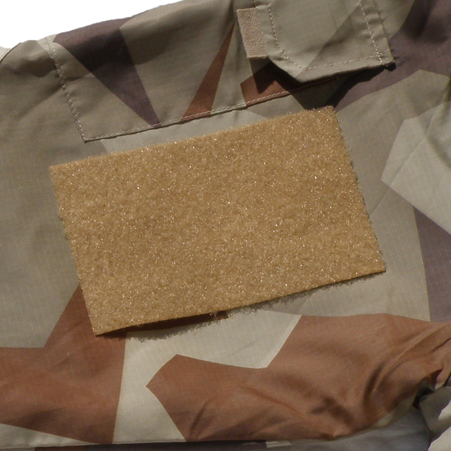 Kardborre Panel 9x14 Tan with M90K Desert camouflage background.