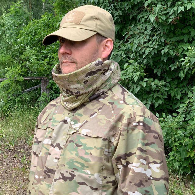 Mesh Scarf Multicam seen from the side