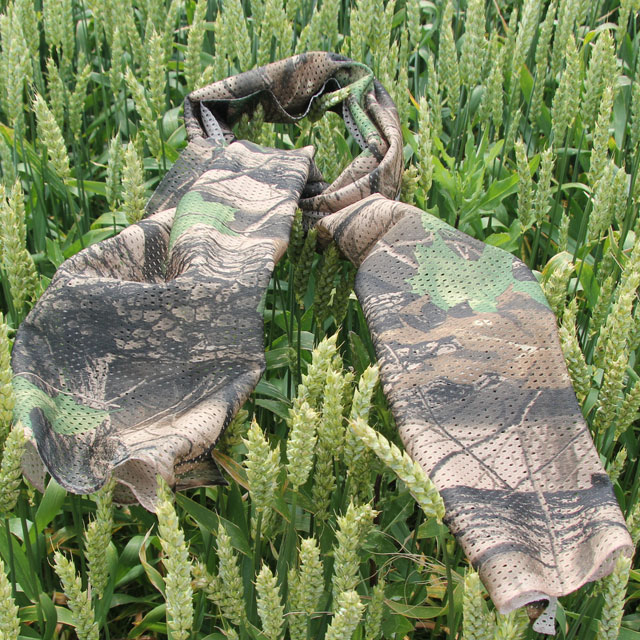 A Sniper Scarf Tree and Leaves on a summer crop for product photo.