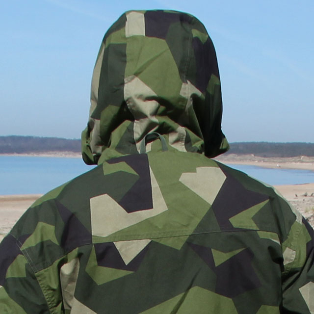 Closer look on the backside of sholder and hood on the NCWR Jacket M90