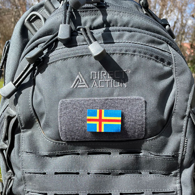 Åland Flag Hook Patch Small from TAC-UP GEAR mounted on a grey rucksack