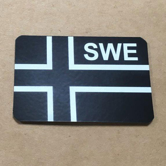 IR - SWE Flagga IFF Svart/Grå.