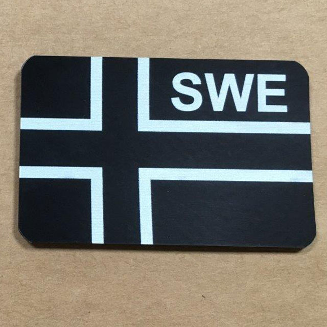 IR - SWE Flagga IFF Svart/Grå.