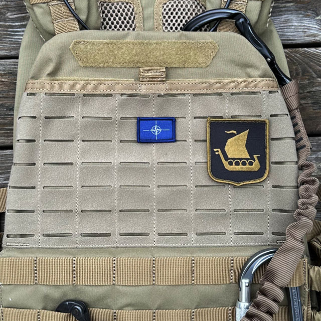 A NATO Flag Hook Patch Small V.2 from TAC-UP GEAR mounted on a 5.11 Plate Carrier