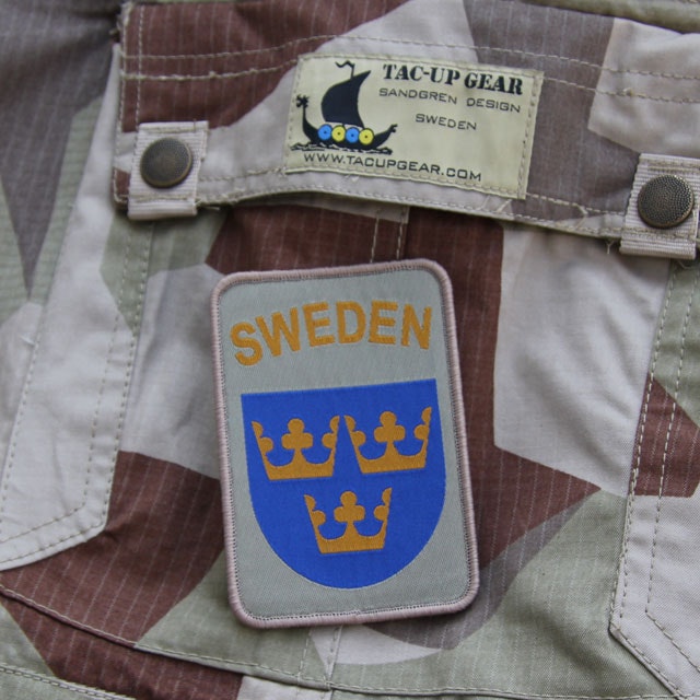 A Sweden hook Patch Desert on a pair of M90K deser camp shorts.