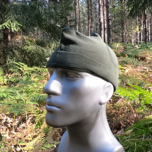 Recce Flece Cap seen in the Swedish forest on Manequin_2