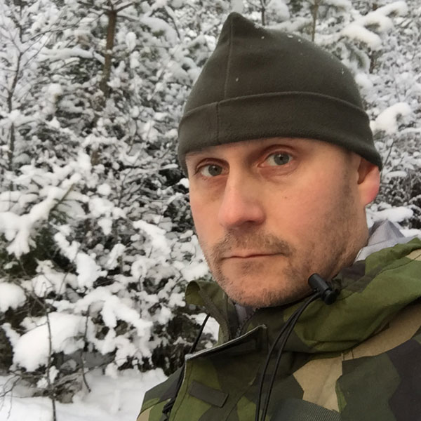 Snow and cold and worn Recce Fleece Cap in Swedish winter.