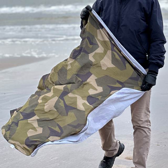 Sarong M90 Camouflage from TAC-UP GEAR in the wind at the beach