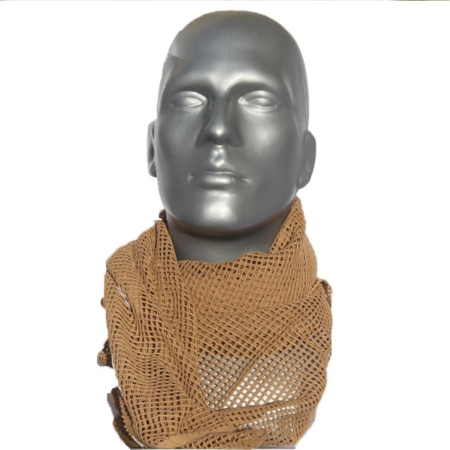 A mannequin wearing a Scrim Scarf Desert Tan.