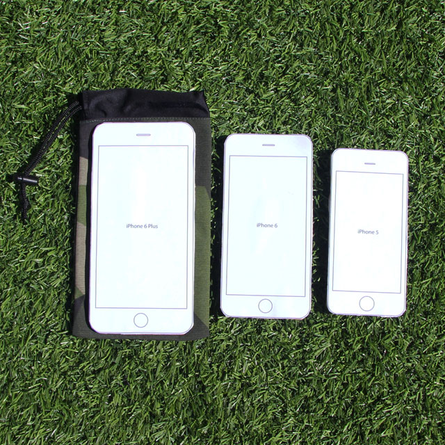 Showing different sizes of Iphones that fit the Smartphone Bag M90.
