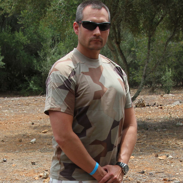 Front view T-Shirt M90K Desert photo on hot weather environment.