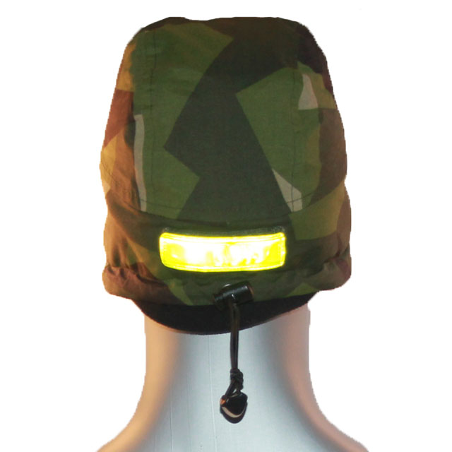 Reflective patch on the back of a Thermal Cap M90