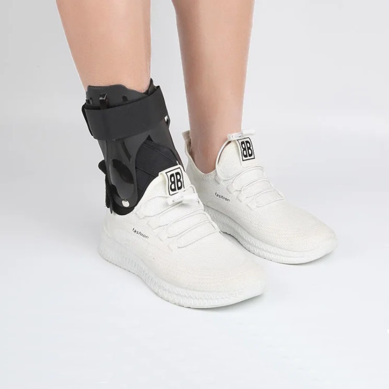 Nilkkasuoja vakauttava, ergonomiset kiskot, säädettävä