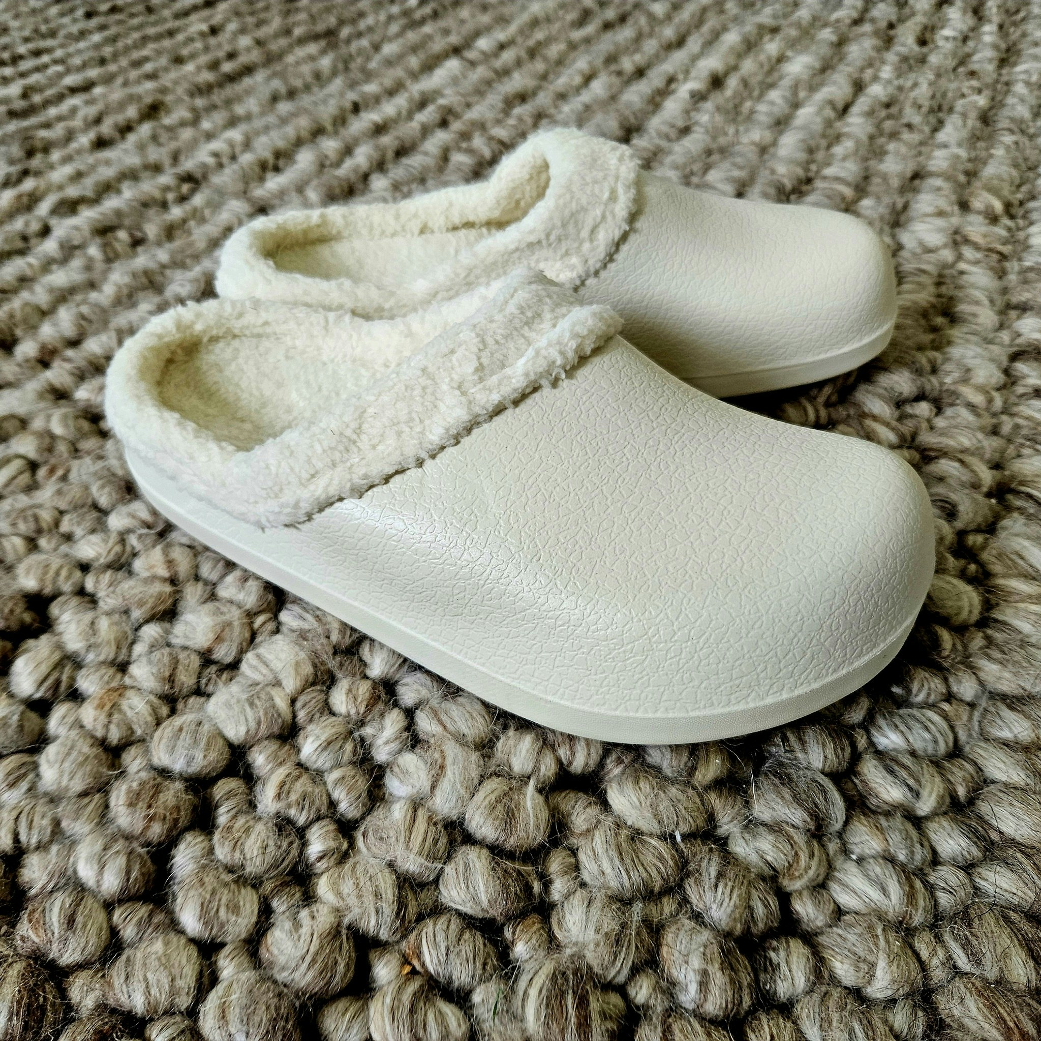 Premium vuoratut pehmeät tossut VALKOINEN