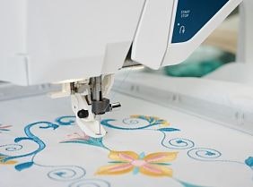 Husqvarna DESIGNER SAPPHIRE™ 85