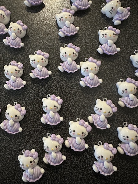 BERLOCK HELLO KITTY STOR LILA