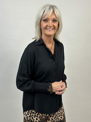 Blus med bred smock i ärmslutet, svart