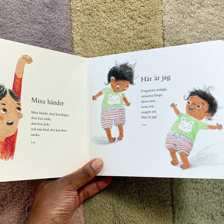 Minikammarboken - lek, en inkluderande barnbok för de minsta barnen med sånger och ramsor.