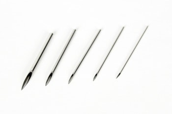 Extra lång piercingnål "basic" 8g (3mm) 25-pack