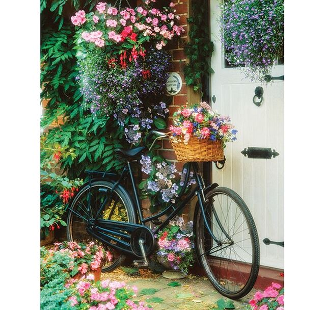 Diamanttavla Bike With Flowers 40x50