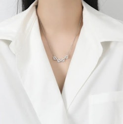 Magnetiskt Halsband med Hjärta och Klöverdesign