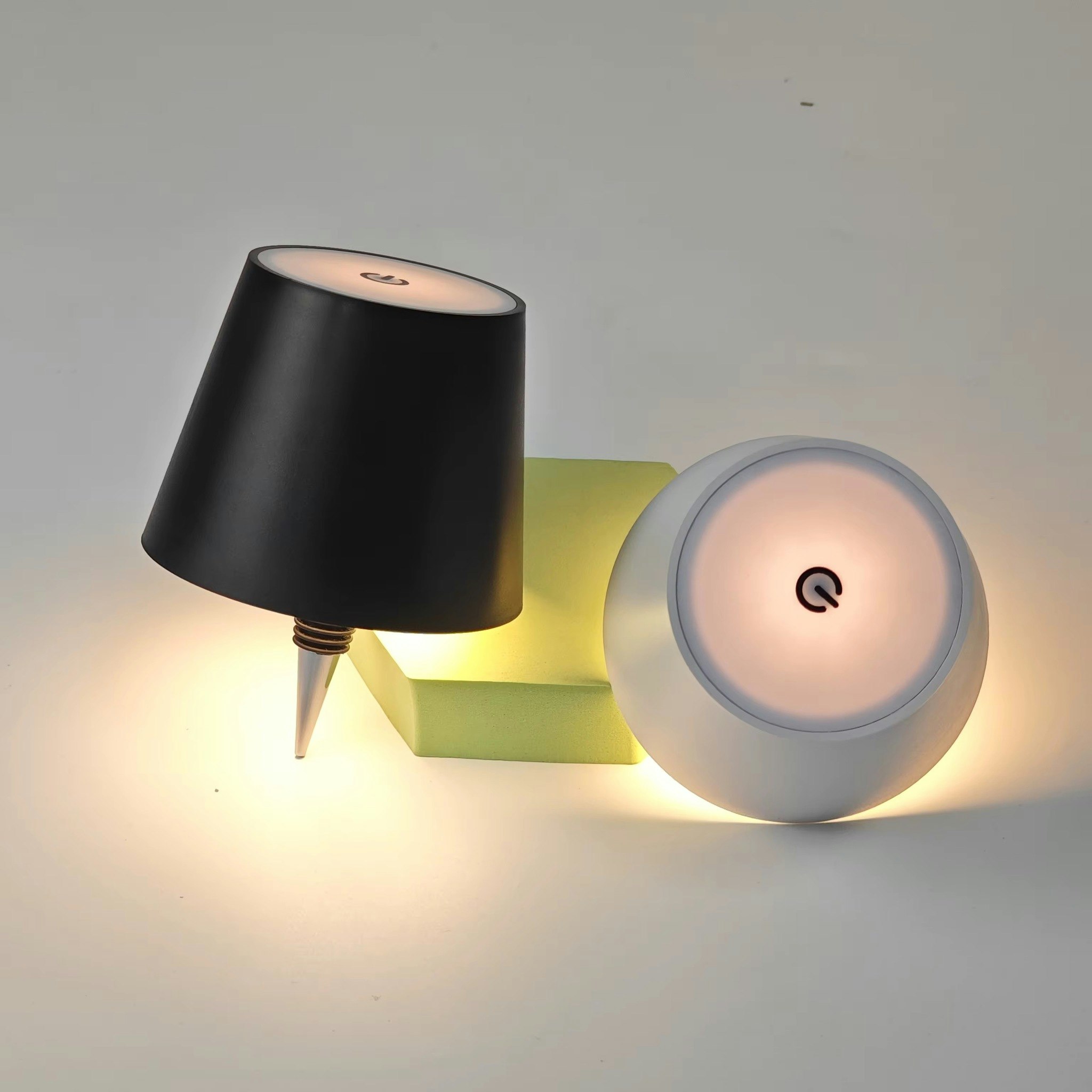 LED Flasklampa – Trådlös och uppladdningsbar touchbelysning