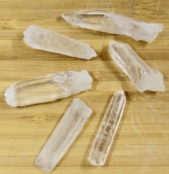 Laser Kristall säljs om 30g (4-6st)