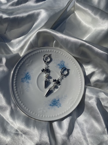 Elvira earrings