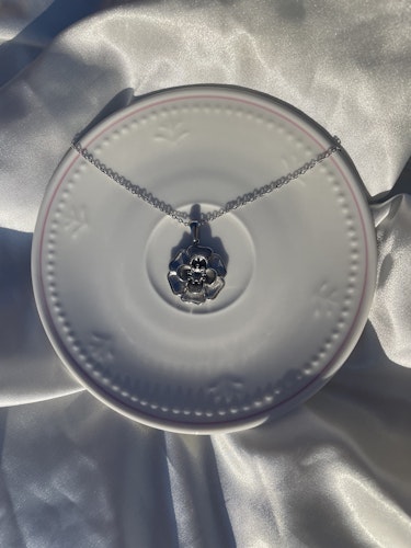 Dahlia necklace silver