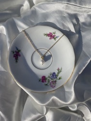 Pearl necklace guld
