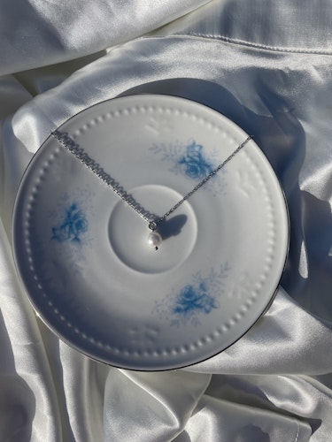 Pearl necklace silver