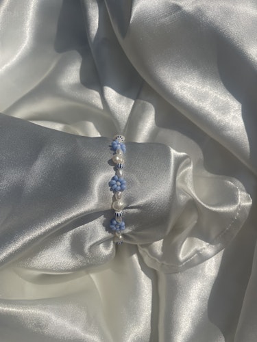 Azure flower bracelet