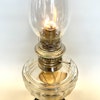 Bordsfotogenlampa på svart fot 10'''