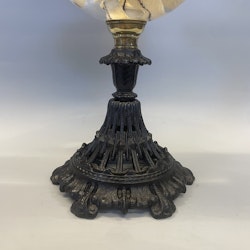 Vacker fotogenlampa med antik Rosdala-kupa 10'''