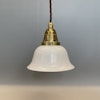 lampa vit opal opalvit liten tygsladd fonsterlampa klockskarm