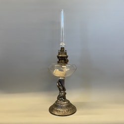 Bordsfotogenlampa på figurinfot 10'''