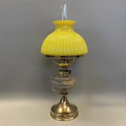 Bordsfotogenlampa med gul vestaskärm 15'''