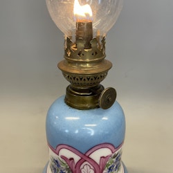 Handmålad fotogenlampa i keramik 6'''