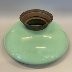 347 mm (350) - Kragskärm celadon med mässingskrage (äldre)
